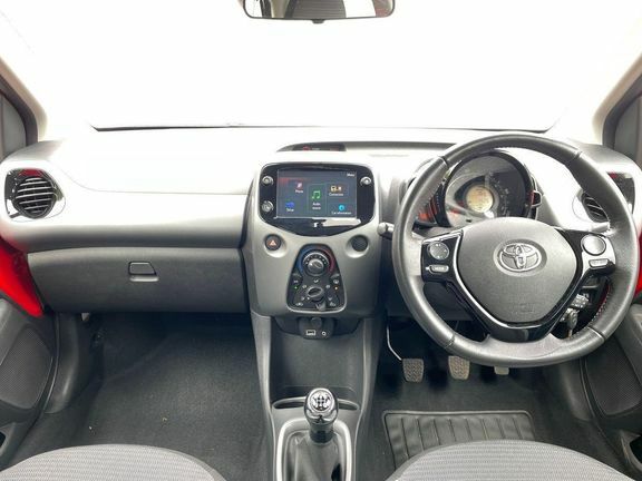 Toyota Aygo X X-play Tss Red #6