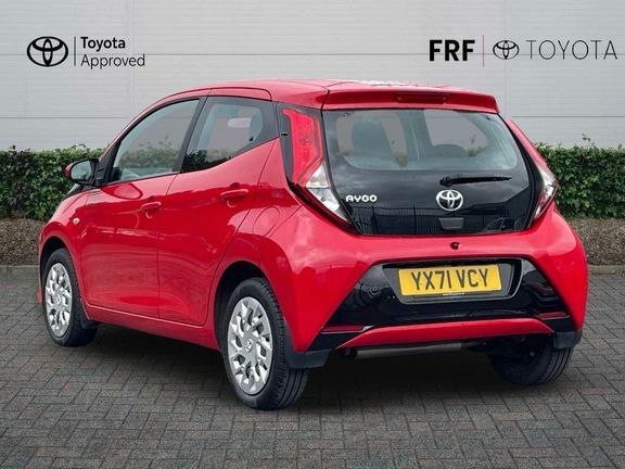 Toyota Aygo X X-play Tss Red #4
