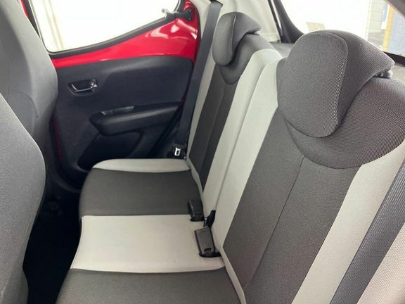 Toyota Aygo 1L X-play Red #15