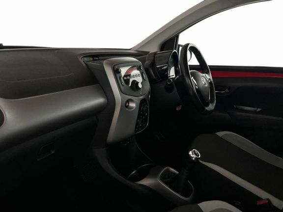 Toyota Aygo 1.0 Vvt-i X-play Euro 6 Red #5