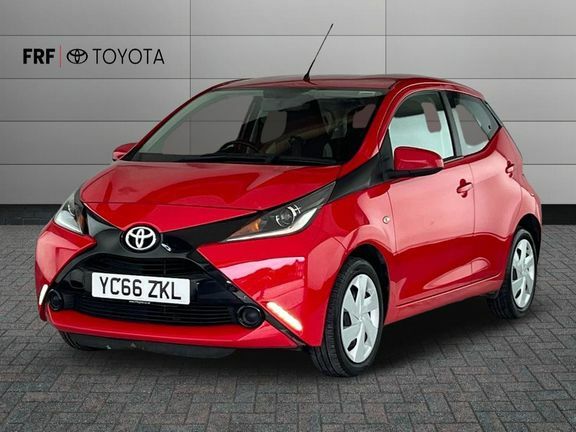 Toyota Aygo 1.0 Vvt-i X-play Euro 6 Red #3