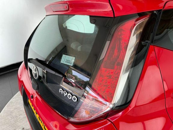 Toyota Aygo 1L X-play Red #21