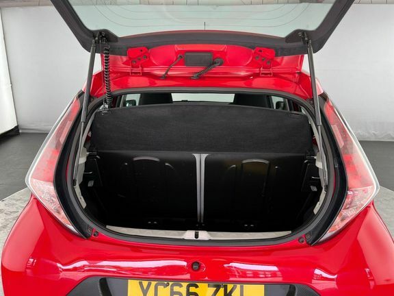 Toyota Aygo 1L X-play Red #13