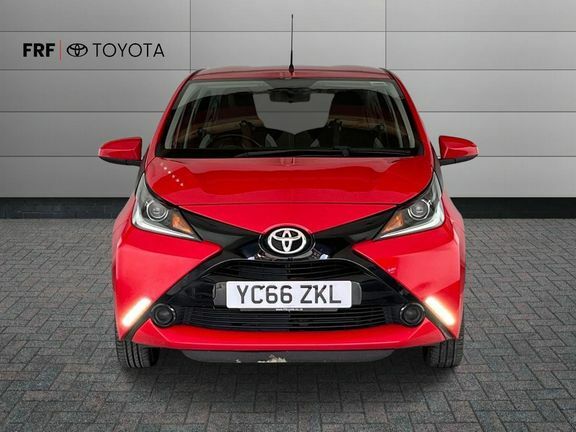 Toyota Aygo 1L X-play Red #22
