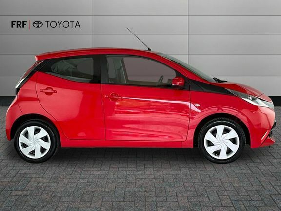 Toyota Aygo 1L X-play Red #23