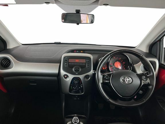 Toyota Aygo 1.0 Vvt-i X-play Euro 6 Red #6
