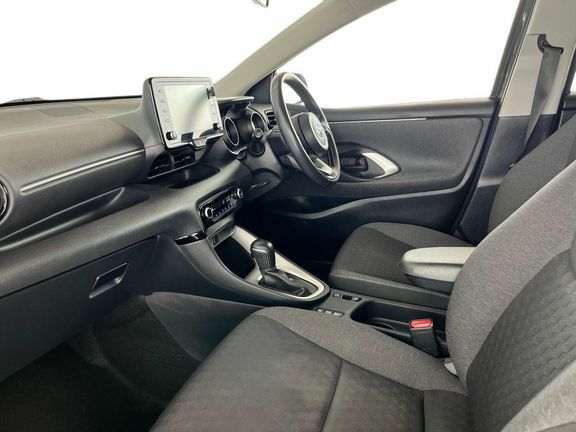 Toyota Yaris Design 1.5 Hybrid Grey #5