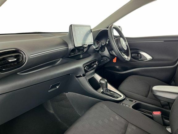 Toyota Yaris Icon CV75LCX Green #5