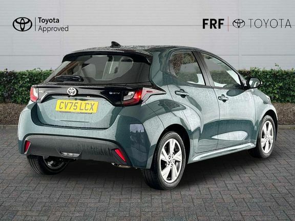Toyota Yaris Icon CV75LCX Green #2