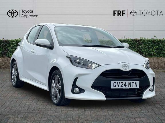 Toyota Yaris Icon White