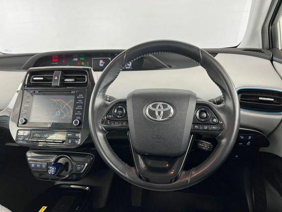 Toyota Prius 1.8 Vvti Active Cvt White #7