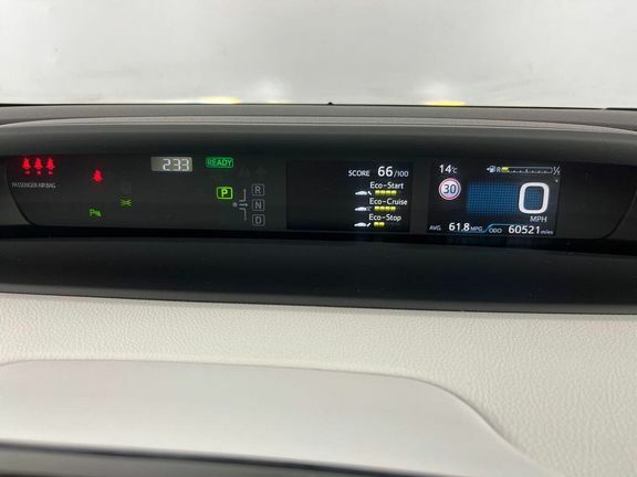 Toyota Prius 1.8 Vvti Active Cvt White #11