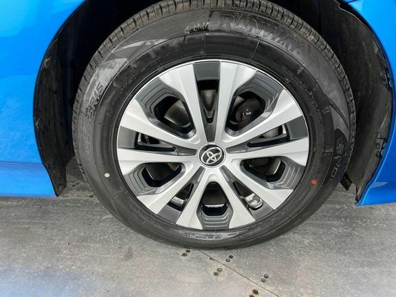 Toyota Prius 1.8 Vvti Active Cvt White #27