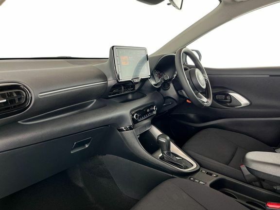 Toyota Yaris Icon CP75AOX Green #5