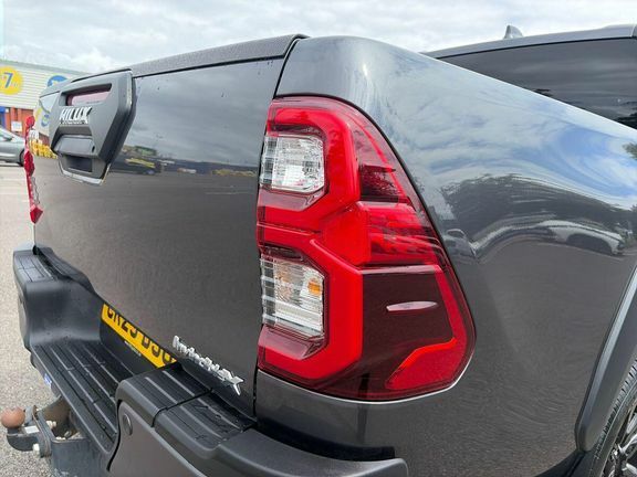 Toyota HILUX Invincible X Brown #21