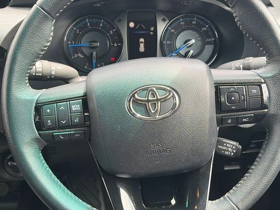 Toyota HILUX Invincible X Brown #10