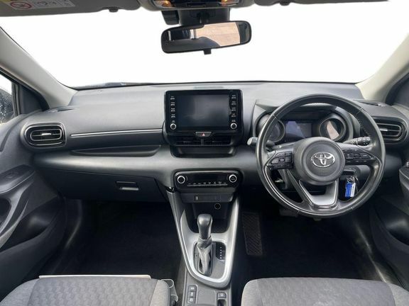 Toyota Yaris Yaris Design 1.5 Hybrid Silver #6