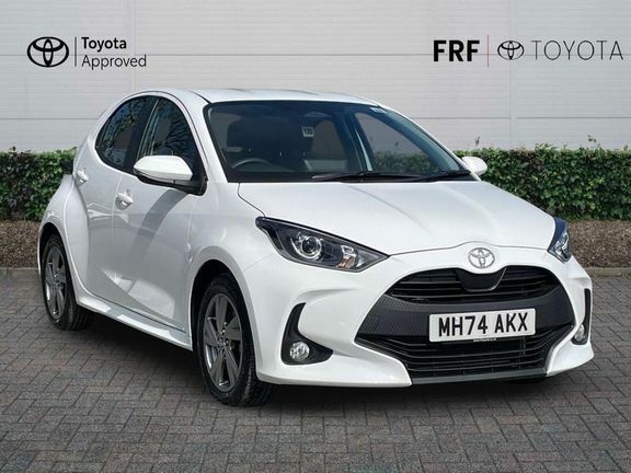 Toyota Yaris Icon White
