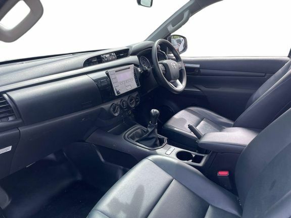 Toyota HILUX Hilux Active Sc 2.4M 3.5T White #5