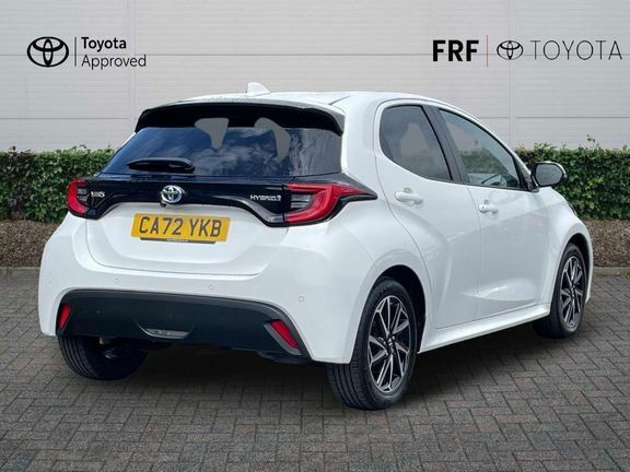 Toyota Yaris Design White #2