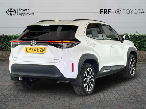 Toyota Yaris Cross Design Fwd Safety Pack White #2