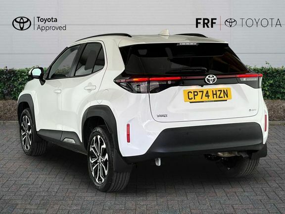 Toyota Yaris Cross Design Fwd Safety Pack White #4