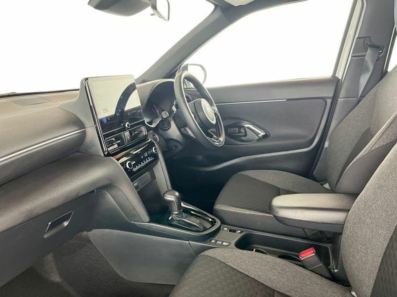 Toyota Yaris Cross Design Fwd Safety Pack White #5
