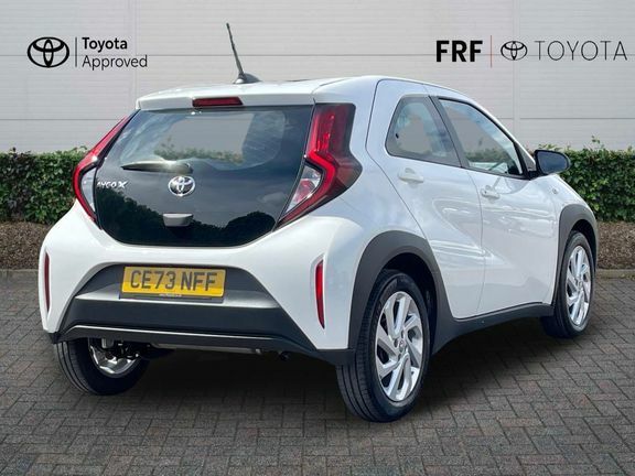 Toyota Aygo X Pure Manual White #2
