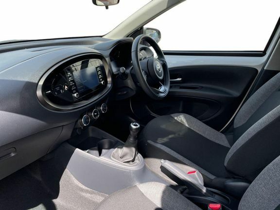 Toyota Aygo X Pure Manual White #5