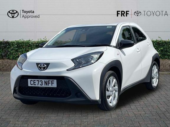 Toyota Aygo X Pure Manual White #3