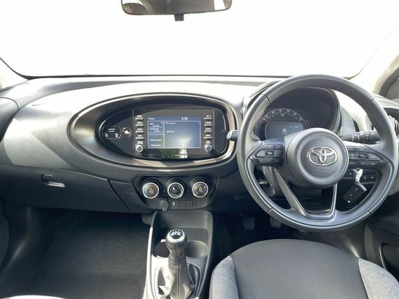 Toyota Aygo X Pure Manual White #6