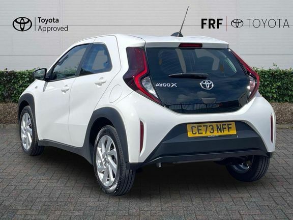 Toyota Aygo X Pure Manual White #4