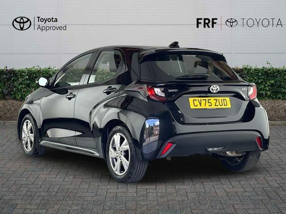 Toyota Yaris Icon Black #4