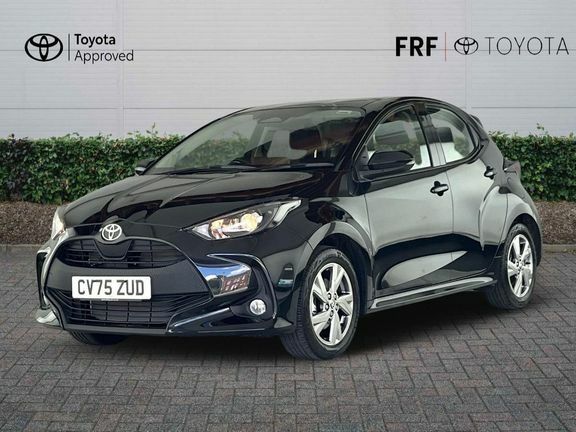 Toyota Yaris Icon Black #3