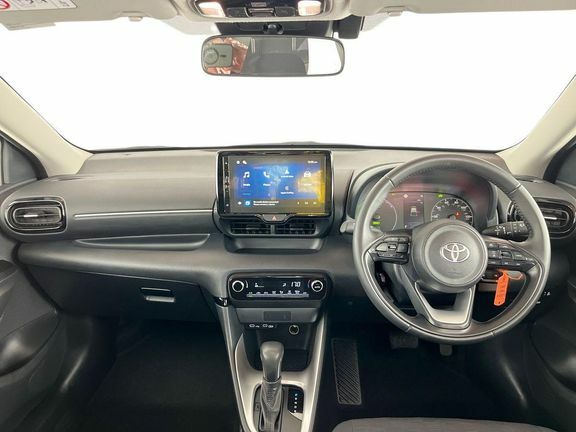 Toyota Yaris Icon Black #6