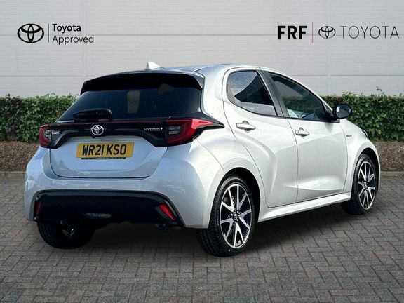 Toyota Yaris Yaris Dynamic 1.5 Hybrid Silver #2