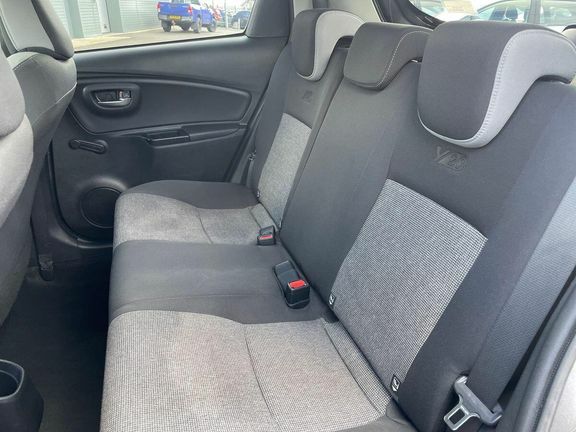Toyota Yaris 1.5 Vvt-h Excel E-cvt Euro 6 Ss Silver #15