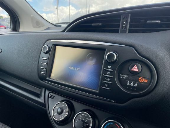 Toyota Yaris 1.5 Vvt-h Excel E-cvt Euro 6 Ss Silver #9