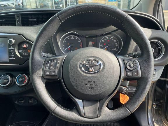 Toyota Yaris 1.5 Vvt-h Excel E-cvt Euro 6 Ss Silver #10