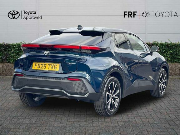 Toyota C-Hr Design 1.8 Fwd Hybrid #2
