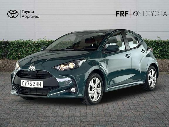 Toyota Yaris Icon Green #3