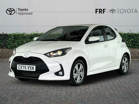 Toyota Yaris Icon White #3