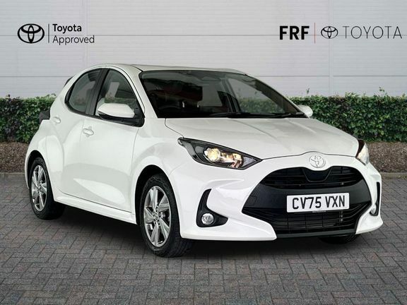 Toyota Yaris Icon White