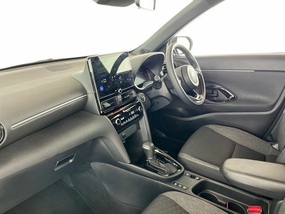 Toyota Yaris Cross Design Fwd Green #5