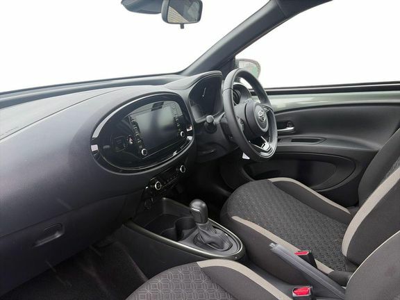 Toyota Aygo X Edge Automatic Green #5