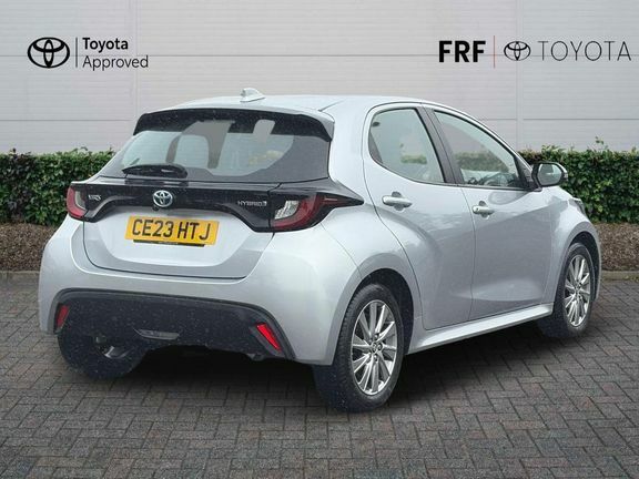 Toyota Yaris Icon Silver #2