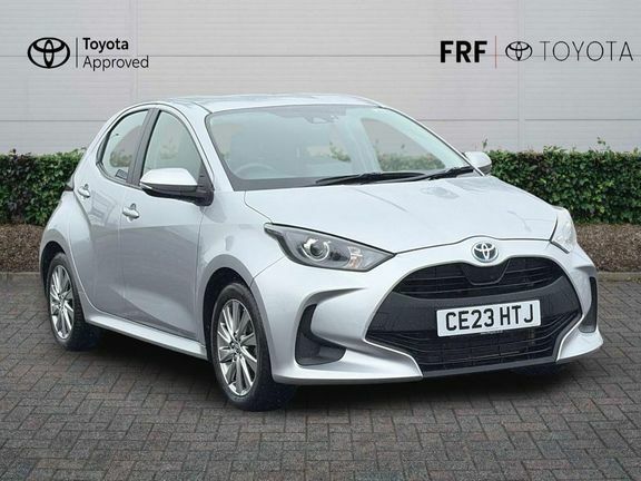 Toyota Yaris Icon Silver