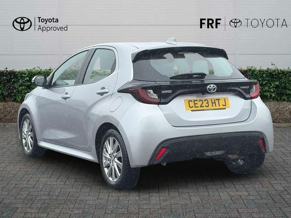 Toyota Yaris Icon Silver #4