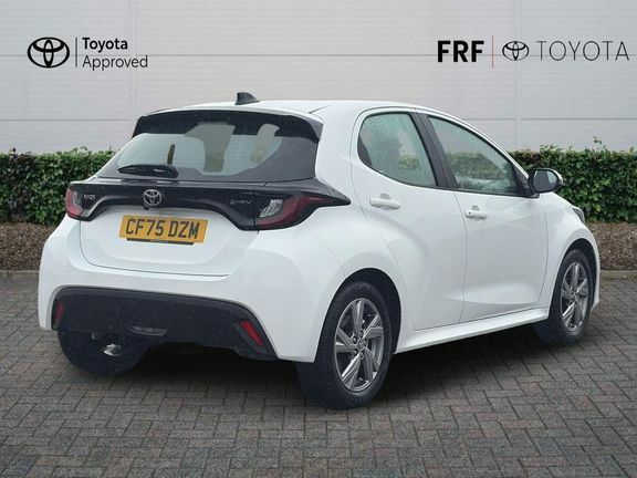 Toyota Yaris Icon CF75DZM White #2