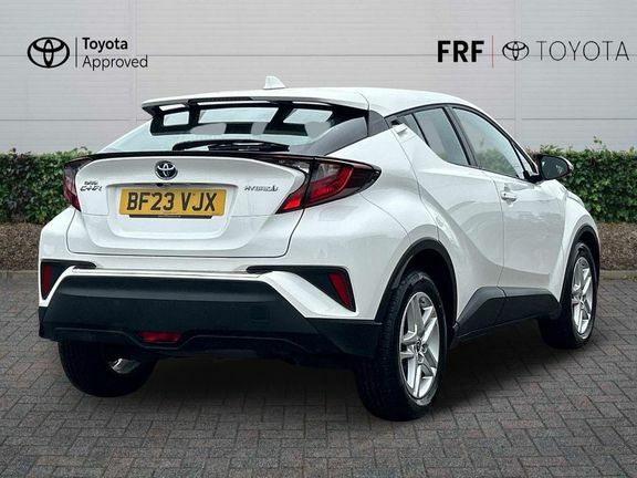 Toyota C-Hr Icon 1.8 White #2